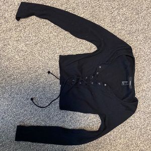 BLACK FOREVER 21 EYELET CROP TOP